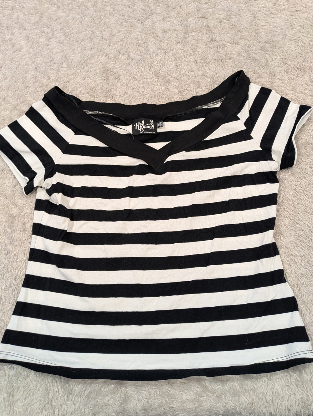 Hell Bunny Caitlin Striped Rockabilly Short Sleeve V Neck Top Black & White XL - Picture 2 of 9